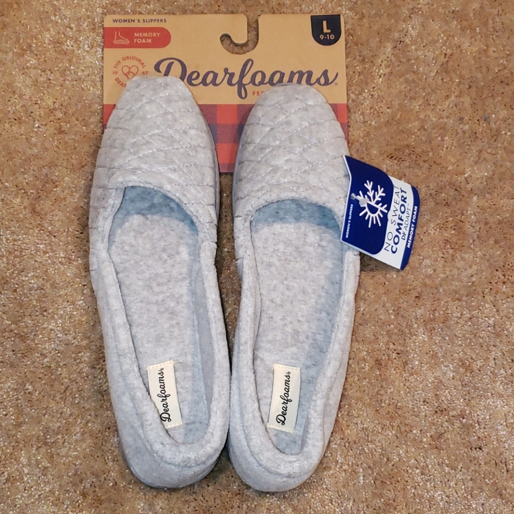 NWT Dearfoam memory foam slippers